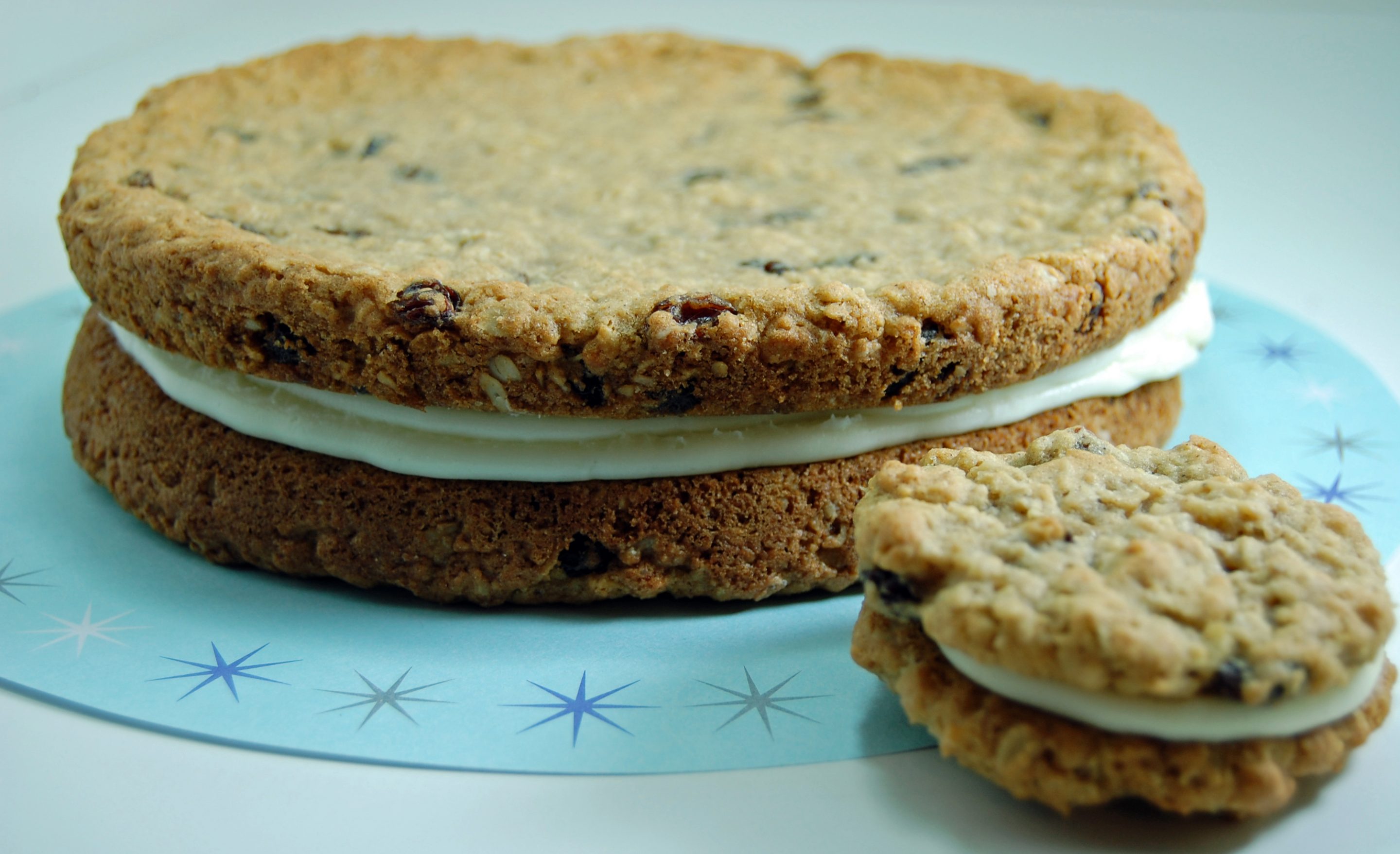 Oatmeal Raisin Sandwich Cookie Cake 2