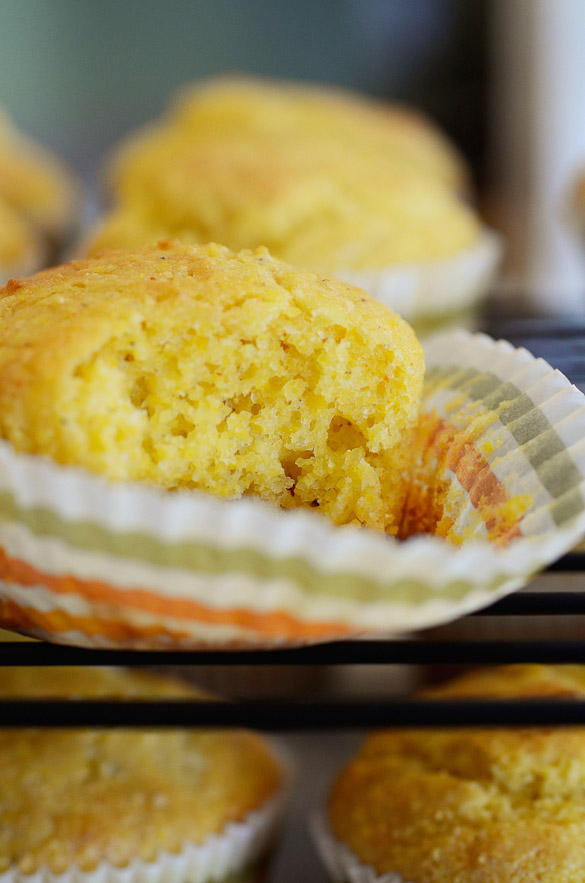 This Sweet Corn Bread Muffins recipe is a copycat of Famous Dave's corn bread muffins that we all love so much.