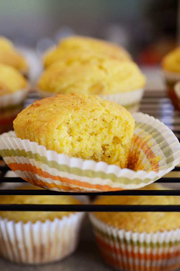 This Sweet Corn Bread Muffins recipe is a copycat of Famous Dave's corn bread muffins that we all love so much.