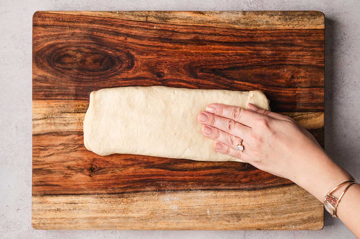 folded dough to laminate for chicago style pizza