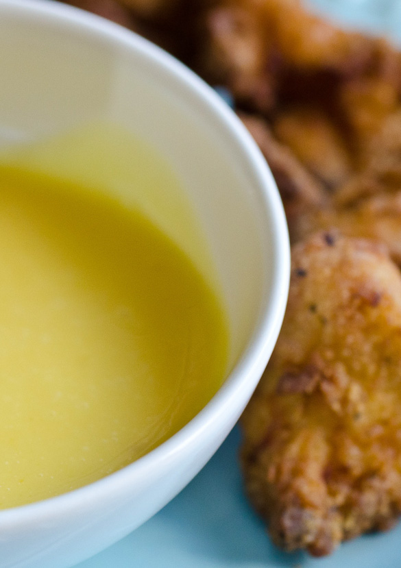 honey mustard dipping sauce in a bowl