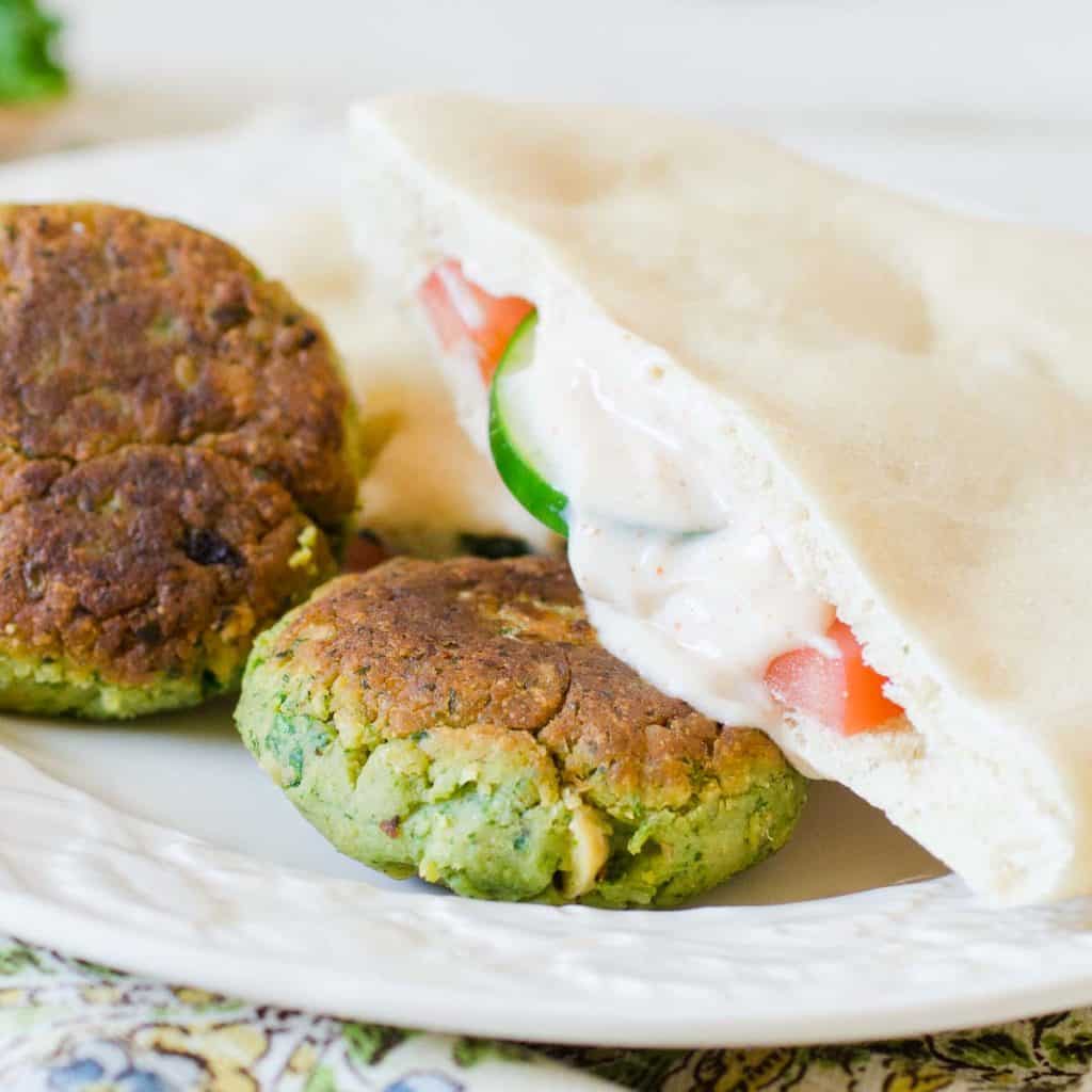 Falafel with Yogurt Sauce Ready in 15 minutes!