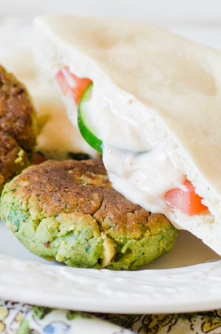 Falafel with Yogurt Sauce Ready in 15 minutes!