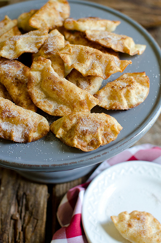 Fried Cinnamon Apple Hand Pies