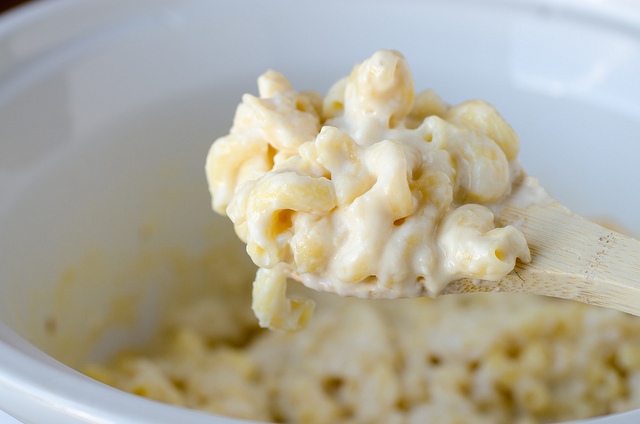 Creamy Crock Pot Macaroni and Cheese