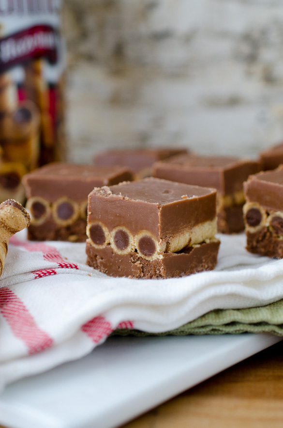 Chocolate Hazelnut Pirouline Fudge made in the microwave and using Pirouline rolled wafers - by SeededAtTheTable.com