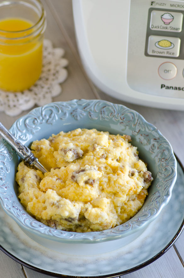 Rice Cooker Sausage and Grits Breakfast Casserole - An easy #RiseAndShine Breakfast in your rice cooker!