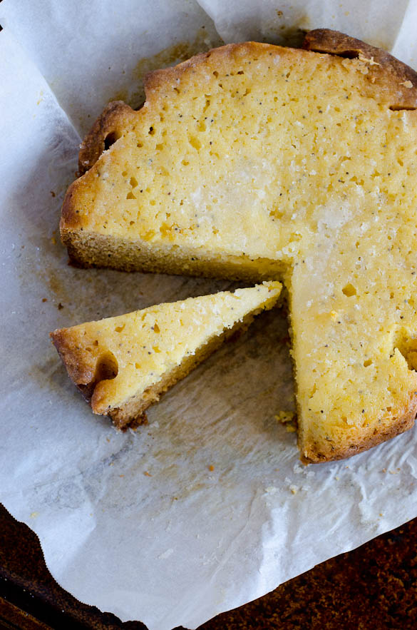 Slow Cooker Lemon Poppyseed Cake