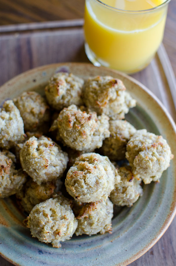 These Whole30 compliant sausage balls can keep in the freezer for a quick and easy breakfast!