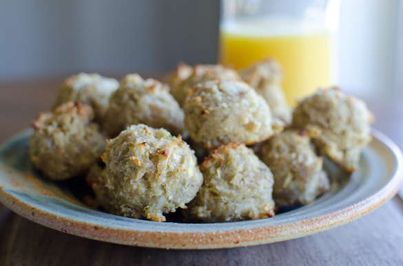 These Whole30 compliant sausage balls can keep in the freezer for a quick and easy breakfast!