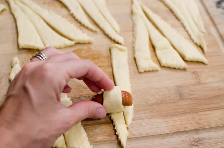 Lil Smokies in a Blanket BEST lil smokies with crescent rolls!