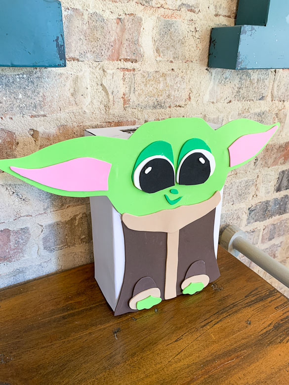 baby yoda valentine box