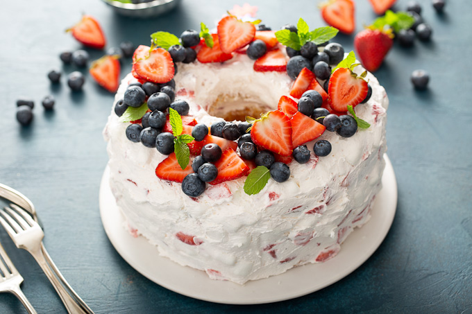 strawberry blueberry cake