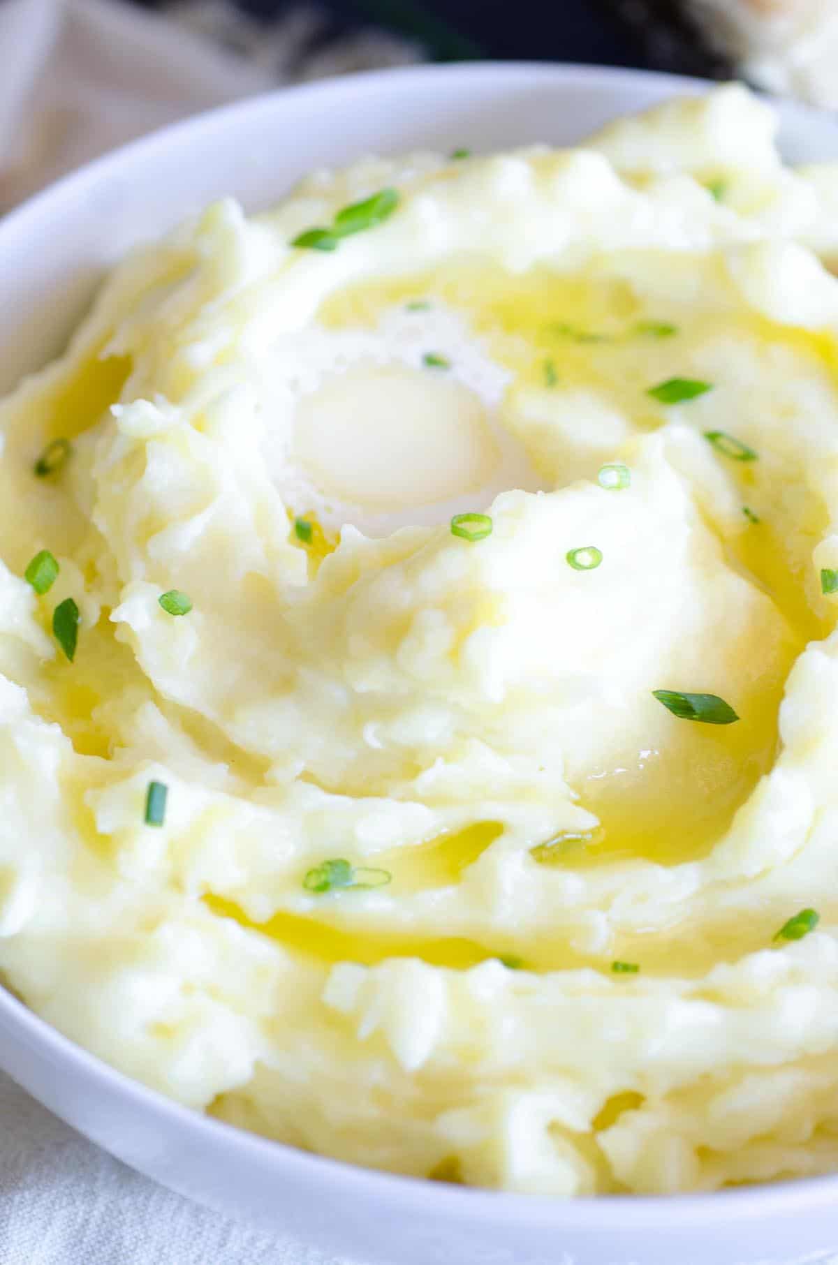creamy buttery mashed potatoes in a bowl