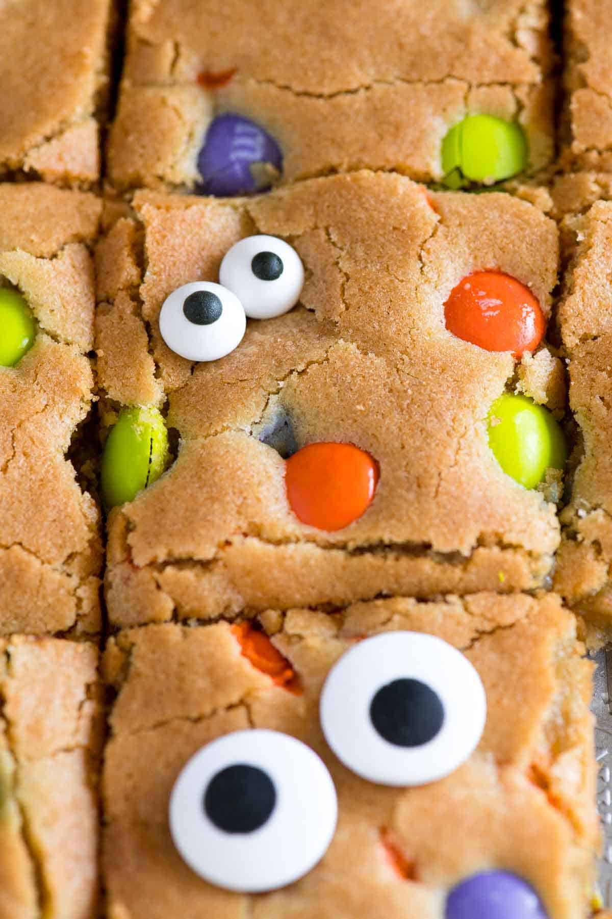 m and m halloween cookie bars with spooky eyes