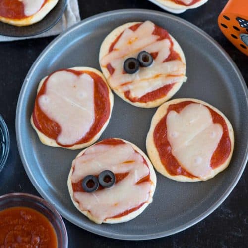 Halloween Pizza Snacks In less than 15 minutes!