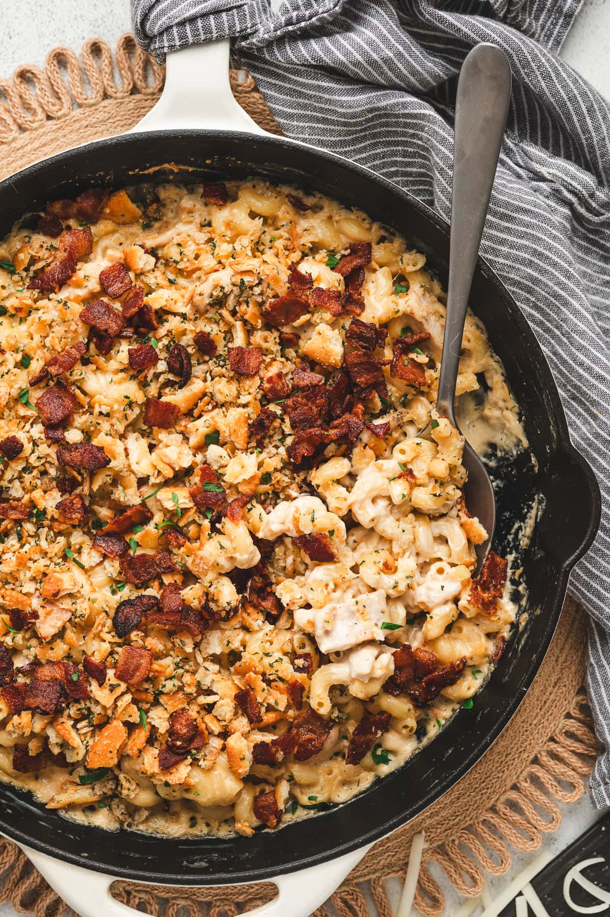 chicken ranch mac and cheese in a skillet